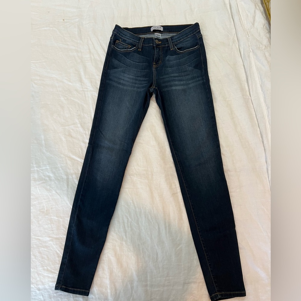 Judy Blue jeans. Size 27/28. Sized incorrectly. See description and pictures!